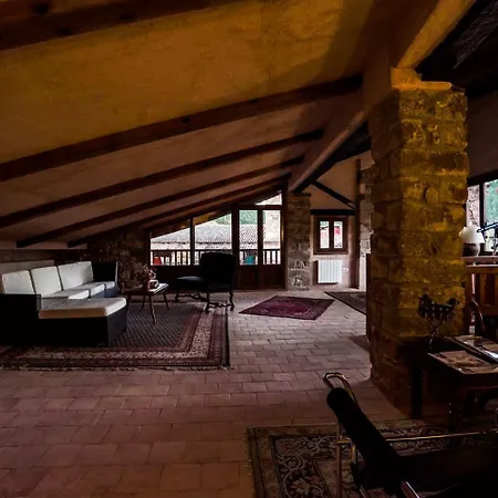 La Casa Del Bosque Cabra de Mora