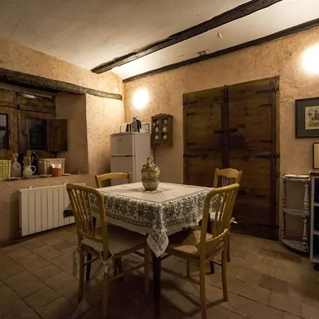 La Casa Del Bosque * Cabra de Mora